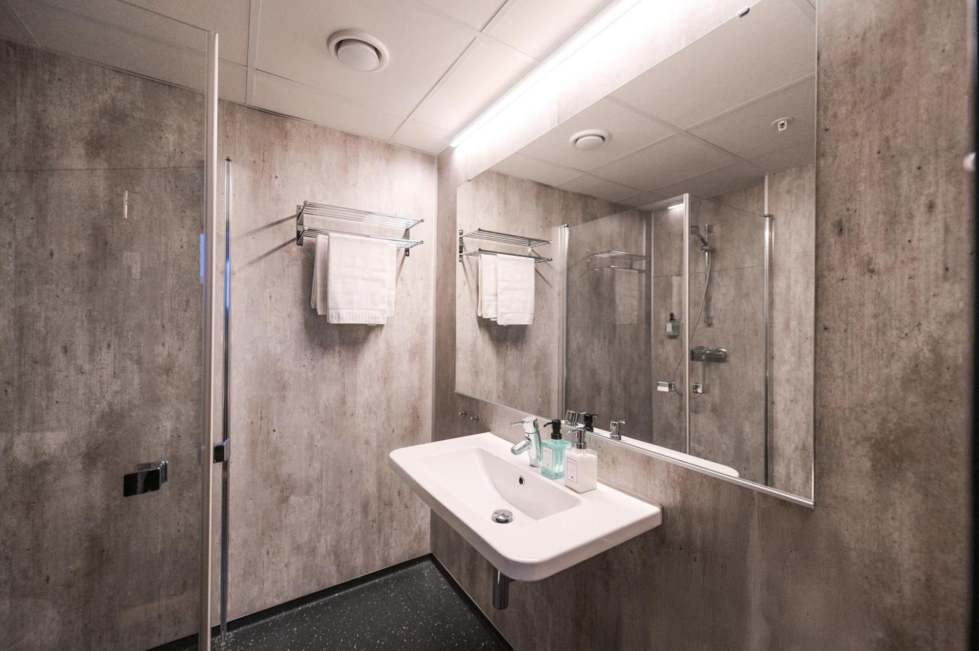 Svalbard Hotell | The Vault Longyearbyen Exterior foto